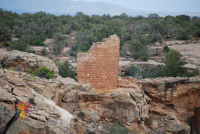 Hovenweep Monument Essay Two is part of the Canyon o f the Ancient, Anasazi pueblo ruins. In the northwest corner sit a a Kiva. 